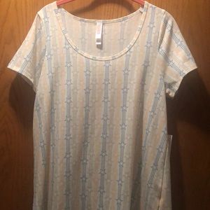 LuLaRoe Star ⭐️ Classic T